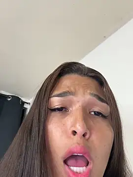 Snapshot of love_megann chatting on November 2025 02:11:02 AM love megann online show from November 2025 02:11:02 AM