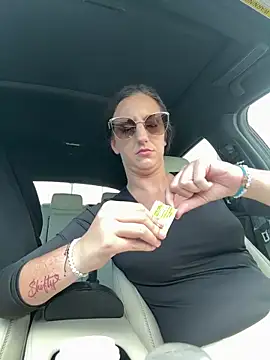 sweetsirenn online show from October 2025 04:02:01 PM