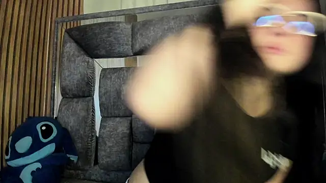 Snapshot of Cherry__Hot chatting on October 2025 12:19:01 AM Cherry Hot online show from October 2025 12:19:01 AM