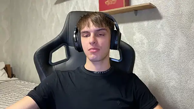 Snapshot of elliot_scott chatting on September 2025 02:11:01 PM elliot scott online show from September 2025 02:11:01 PM