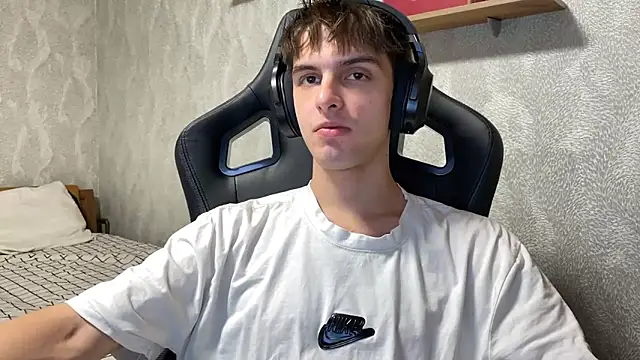 Snapshot of elliot_scott chatting on October 2025 07:42:02 PM elliot scott online show from October 2025 07:42:02 PM