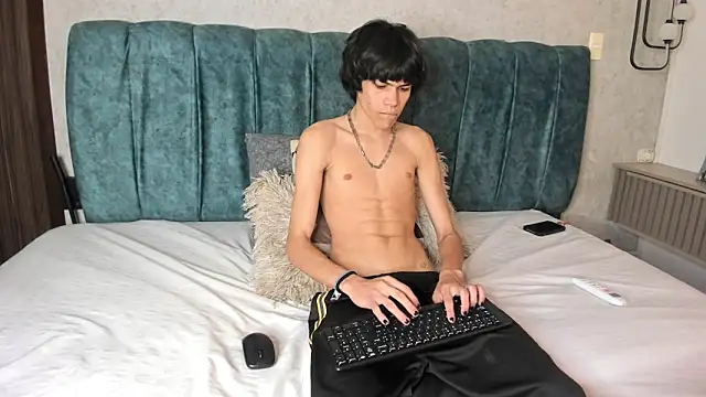 Diamond twink online show from June 2026 03:56:02 PM