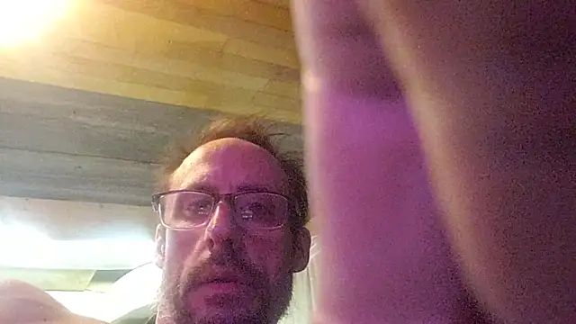 Snapshot of David1982qq chatting on October 2025 12:03:02 PM David1982qq online show from October 2025 12:03:02 PM