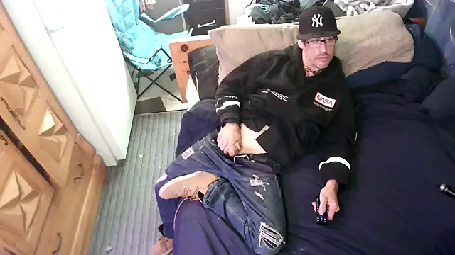 Snapshot of David1982qq chatting on October 2025 11:26:02 PM David1982qq online show from October 2025 11:26:02 PM