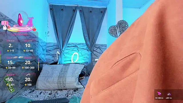 Snapshot of fanEmy chatting on October 2025 11:28:02 PM fanEmy online show from October 2025 11:28:02 PM