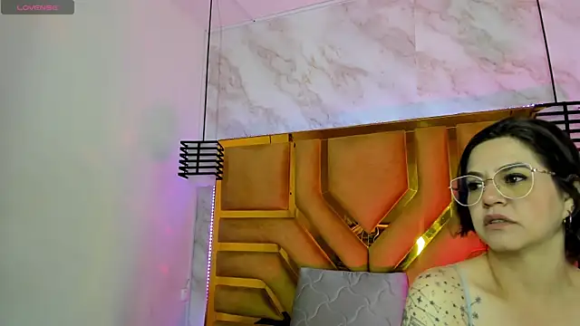 Luciifeer  online show from September 2025 06:42:01 PM