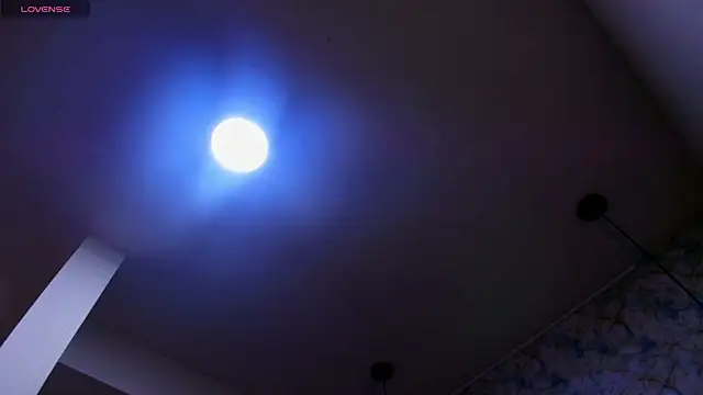 Luciifeer  online show from November 2025 05:13:02 PM