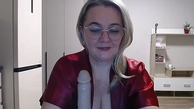 Snapshot of EleanoraDream chatting on January 2026 08:54:01 PM EleanoraDream online show from January 2026 08:54:01 PM