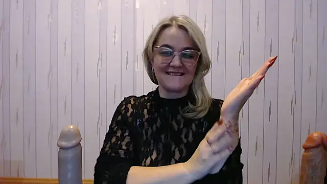 Snapshot of EleanoraDream chatting on January 2026 08:14:01 PM EleanoraDream online show from January 2026 08:14:01 PM