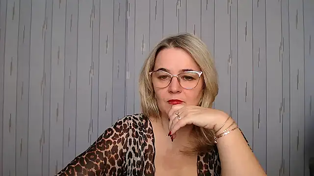 Snapshot of EleanoraDream chatting on January 2026 09:36:01 AM EleanoraDream online show from January 2026 09:36:01 AM