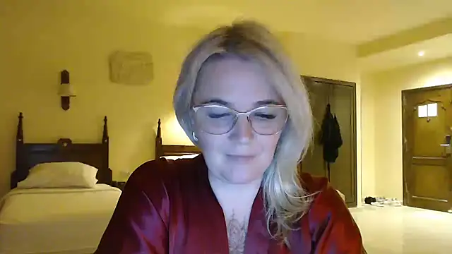 Snapshot of EleanoraDream chatting on February 2026 09:09:02 PM EleanoraDream online show from February 2026 09:09:02 PM