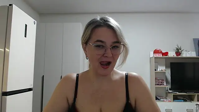 EleanoraDream online show from April 2026 09:03:01 AM
