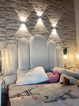 Yassy vazquez online show from November 2025 07:34:01 PM