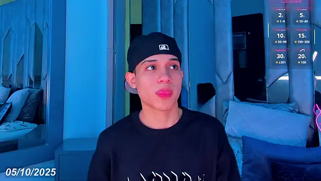 Snapshot of Sebax_Young chatting on October 2025 08:51:02 PM Sebax Young online show from October 2025 08:51:02 PM