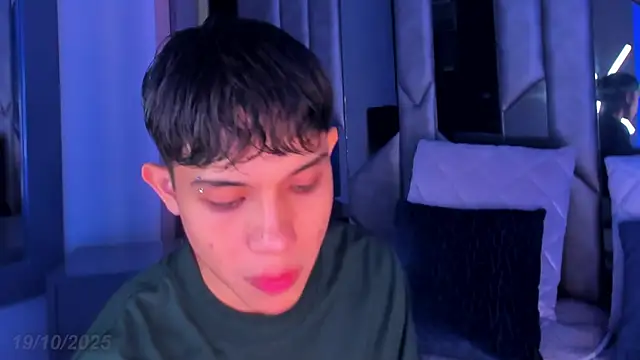 Snapshot of Sebax_Young chatting on October 2025 07:58:02 PM Sebax Young online show from October 2025 07:58:02 PM