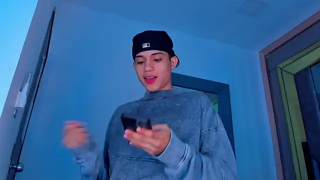 Snapshot of Sebax_Young chatting on November 2025 03:51:01 AM Sebax Young online show from November 2025 03:51:01 AM