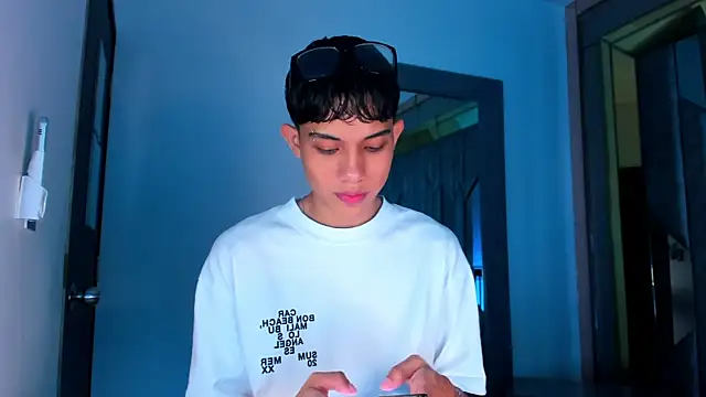 Sebax Young online show from February 2026 08:16:01 PM