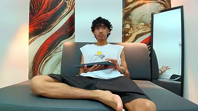 Snapshot of simondwayne chatting on March 2026 07:25:01 PM simondwayne online show from March 2026 07:25:01 PM