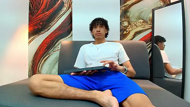 Snapshot of simondwayne chatting on April 2026 07:18:02 PM simondwayne online show from April 2026 07:18:02 PM