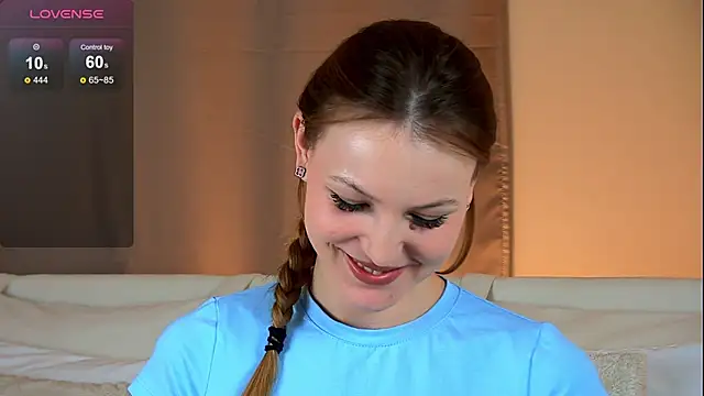 YungTessa online show from September 2025 04:56:02 PM