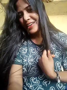 Snapshot of cute_radhikaa chatting on May 2026 12:10:02 PM cute radhikaa online show from May 2026 12:10:02 PM