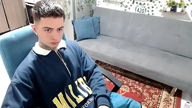 Snapshot of santii_ss chatting on February 2026 02:47:01 PM santii ss online show from February 2026 02:47:01 PM