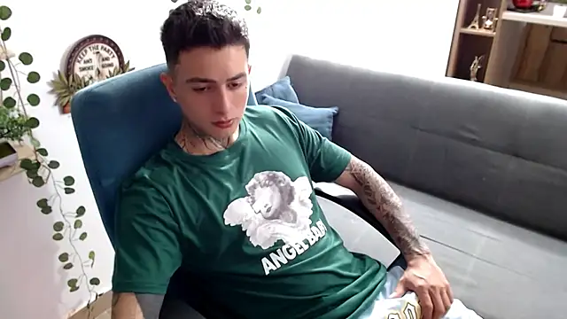 Snapshot of santii_ss chatting on March 2026 02:16:01 AM santii ss online show from March 2026 02:16:01 AM