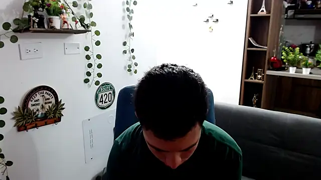 Snapshot of santii_ss chatting on March 2026 02:22:02 PM santii ss online show from March 2026 02:22:02 PM