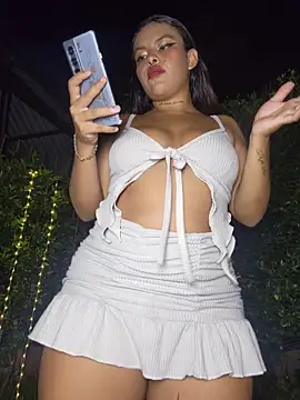Yessica Lopezz online show from June 2026 09:35:02 AM