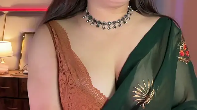 Snapshot of SunhariGirl chatting on February 2026 03:35:01 AM SunhariGirl online show from February 2026 03:35:01 AM