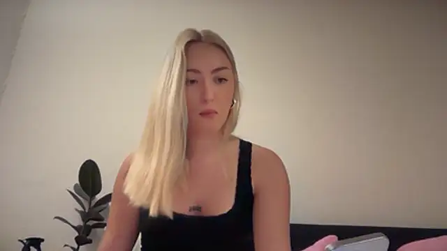 Snapshot of Kitty_Swetty chatting on January 2026 08:56:01 PM Kitty Swetty online show from January 2026 08:56:01 PM