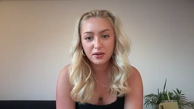 Kitty Swetty online show from May 2026 07:10:02 PM