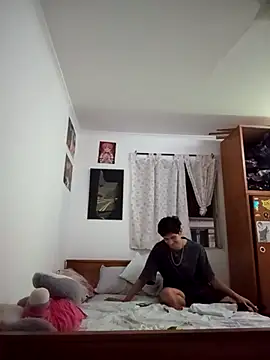 Snapshot of Cremadecielo chatting on October 2025 02:56:01 AM Cremadecielo online show from October 2025 02:56:01 AM