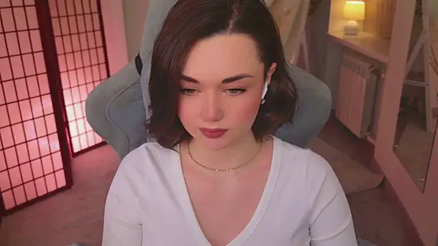 Snapshot of AvaFlower chatting on February 2026 02:35:01 PM AvaFlower online show from February 2026 02:35:01 PM