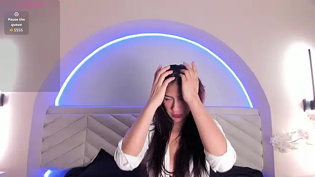 Bella Williiams online show from June 2026 12:09:02 PM