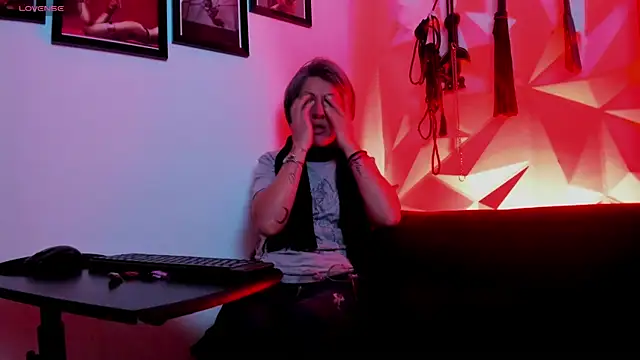 MistressNyx cg online show from October 2025 02:25:01 PM