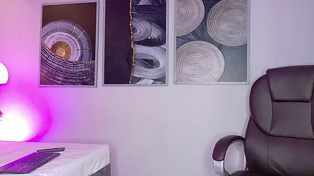 Snapshot of ElisaPeters chatting on September 2025 06:06:02 AM ElisaPeters online show from September 2025 06:06:02 AM