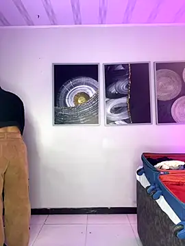 Snapshot of ElisaPeters chatting on October 2025 04:35:01 AM ElisaPeters online show from October 2025 04:35:01 AM