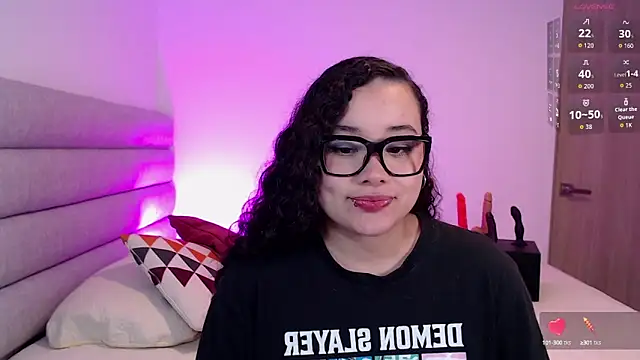 Tiffany-Giil online show from October 2025 02:52:01 AM