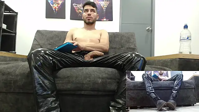 Snapshot of mackdaniels chatting on October 2025 10:33:01 PM mackdaniels online show from October 2025 10:33:01 PM