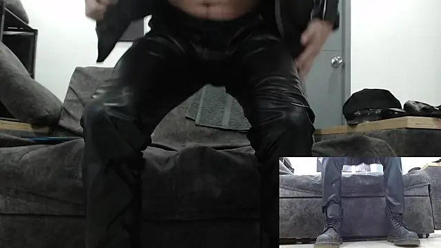 Snapshot of mackdaniels chatting on October 2025 08:31:01 PM mackdaniels online show from October 2025 08:31:01 PM