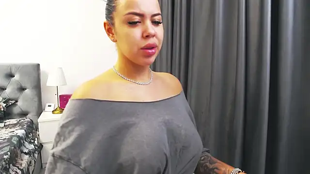 Snapshot of Casiana_ chatting on November 2025 07:24:01 PM Casiana online show from November 2025 07:24:01 PM