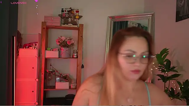 Snapshot of marrygrayes chatting on October 2025 07:03:02 PM marrygrayes online show from October 2025 07:03:02 PM