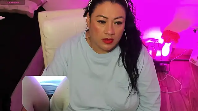 Clunita online show from February 2026 10:17:02 PM