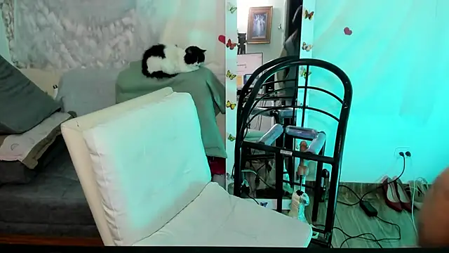Clunita online show from May 2026 05:04:01 AM