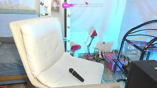 Clunita online show from May 2026 02:22:01 PM