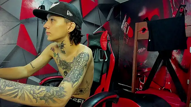 Snapshot of StraightBoy_Nick chatting on October 2025 05:51:02 AM StraightBoy Nick online show from October 2025 05:51:02 AM