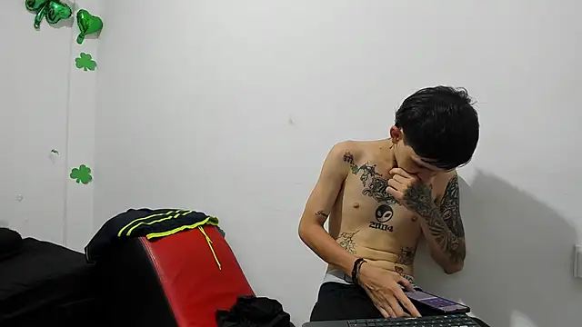 Snapshot of StraightBoy_Nick chatting on April 2026 08:06:01 PM StraightBoy Nick online show from April 2026 08:06:01 PM