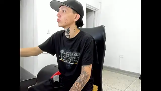 Snapshot of StraightBoy_Nick chatting on May 2026 09:08:02 PM StraightBoy Nick online show from May 2026 09:08:02 PM