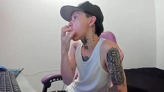 Snapshot of StraightBoy_Nick chatting on May 2026 08:14:02 PM StraightBoy Nick online show from May 2026 08:14:02 PM